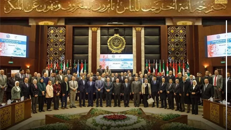 تكريم وفد النيابة الإدارية في مؤتمر «حوادث السفن» بالإسكندرية