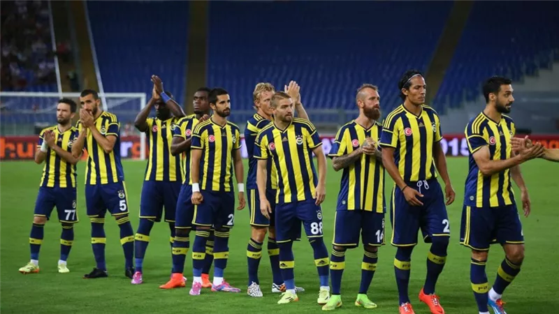 الكرة التركية تشتعل.. سجن لاعبَين في فنربخشه للاعتداء على مسؤول بجلطة سراي