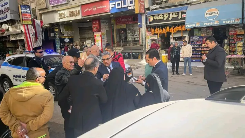محافظ الدقهلية يجري جولة صباحية بشوارع وميادين المنصورة