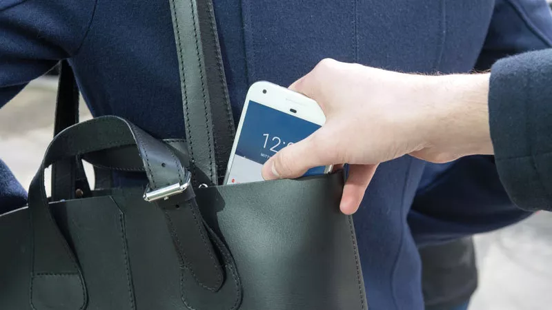 هل يضمن المؤتمن إذا تعرض للسرقة؟ دار الإفتاء ترد