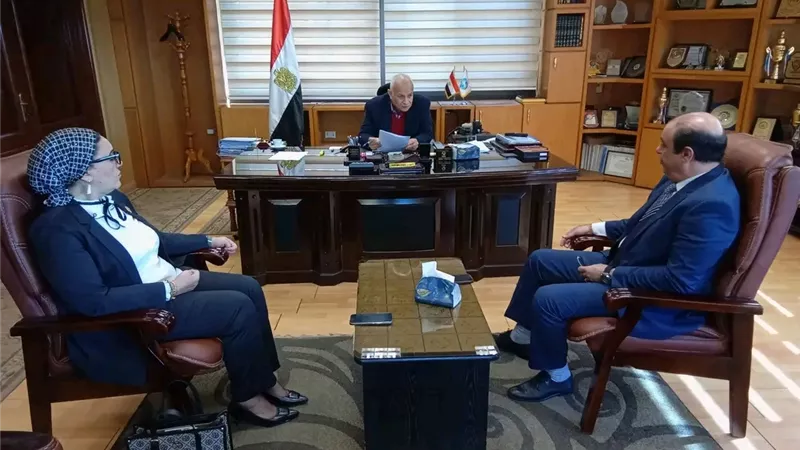 اجتماع لمناقشة تطوير خدمات مياه الشرب والصرف الصحي بالدقهلية 