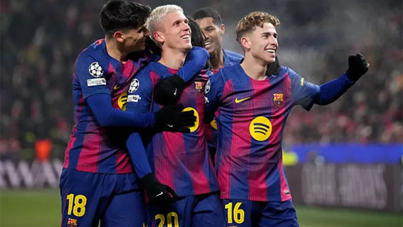 الظهور الأول لكانسيلو.. تشكيل برشلونة الرسمي أمام ريال أوفييدو في الليجا