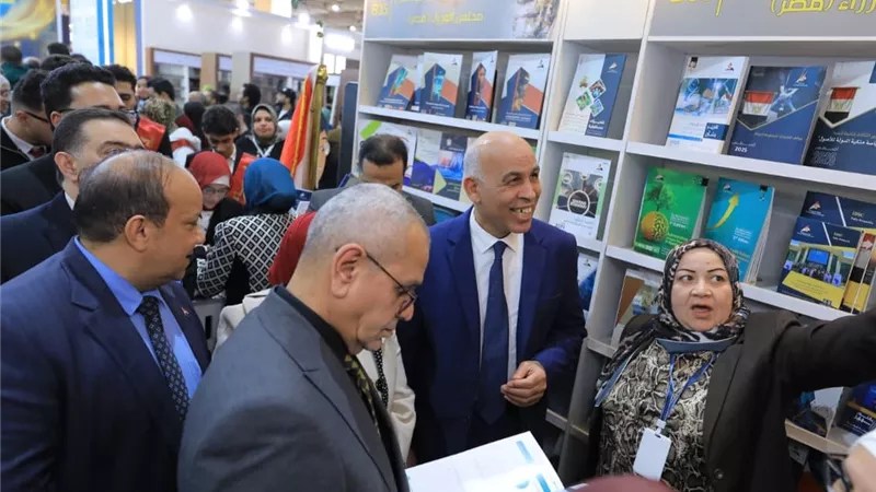 تفتح آفاق المعرفة للطلاب.. جامعة كفر الشيخ تنظم زيارة ثقافية لـمعرض الكتاب
