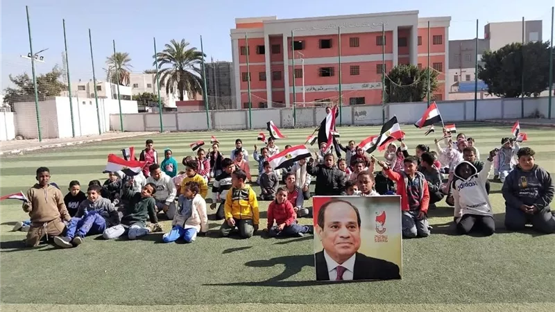 بصورة الرئيس السيسي.. مركز شباب أم دومة بسوهاج يحتفل بأعياد الشرطة