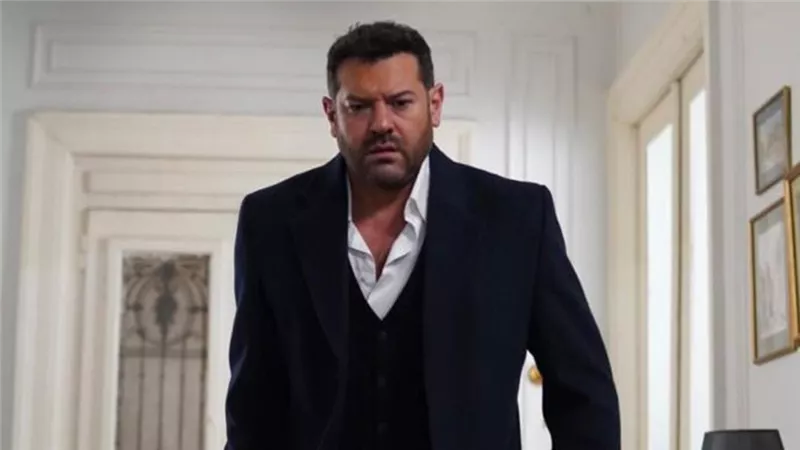 حقيقة ظهور عمرو يوسف بالعكاز في مسلسل الفرنساوي|خاص