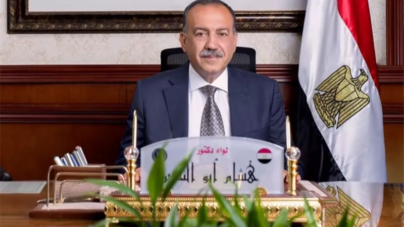 استكمال إجراءات تسجيل أرض مصنع الغزل بأسيوط تمهيدا لإعادة استغلالها