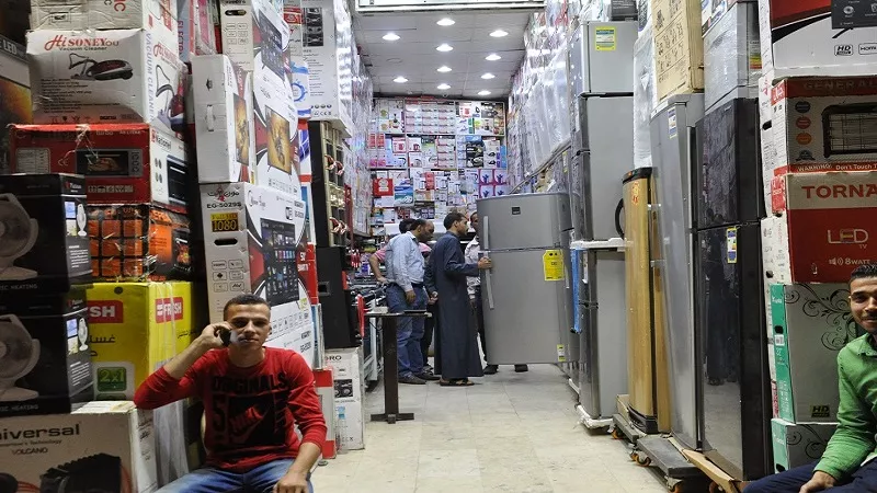 ماذا يحدث في سوق الأجهزة الكهربائية.. وما أسباب فرض الرسوم؟| فيديو