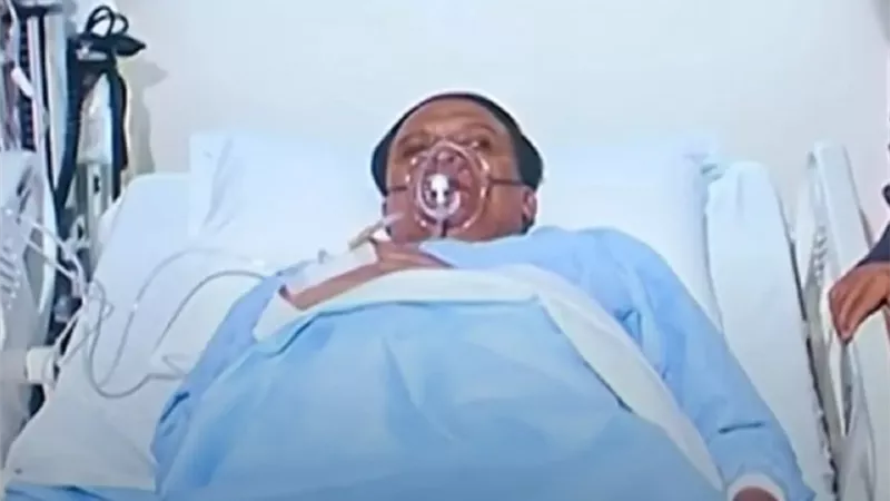 بعد انتشار الشائعات.. حقيقة نقل الزعيم عادل إمام إلى المستشفى
