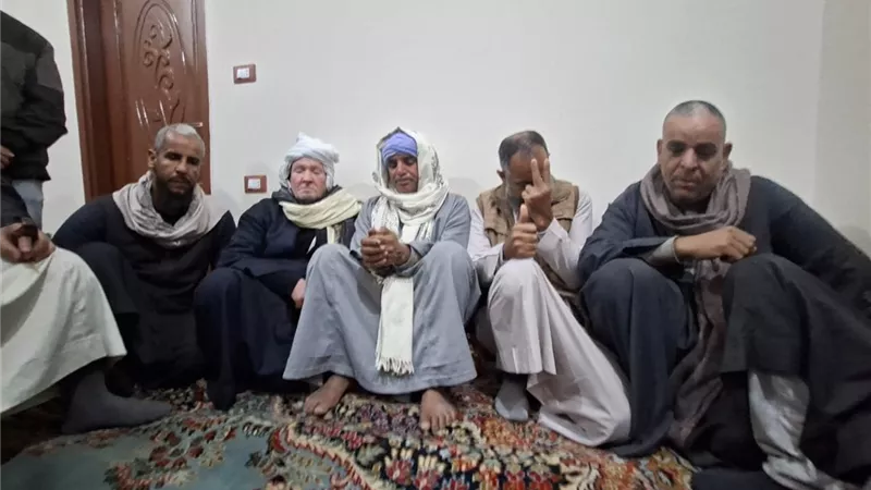 أسرة شهيد الغربة «عوض فرحان» تروي كواليس وفاته على طريق الموت|فيديو