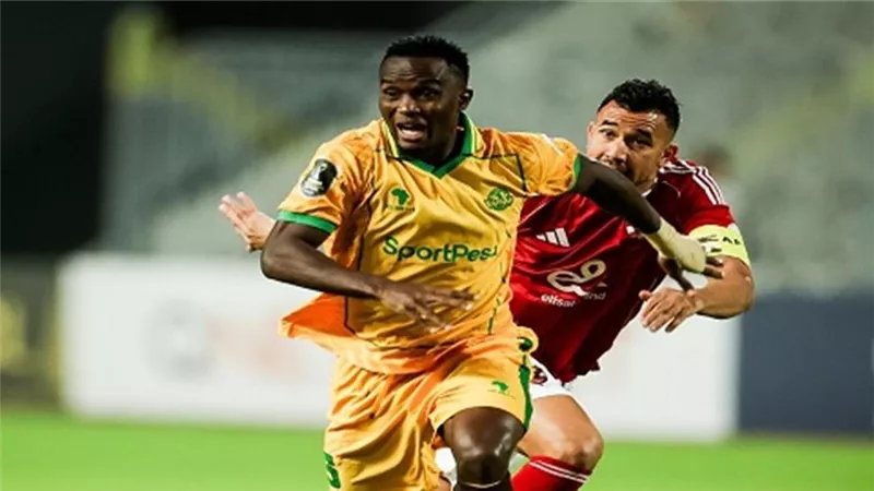 طاقم حكام مباراة الأهلي ويانج أفريكانز بالجولة الرابعة لدوري أبطال أفريقيا