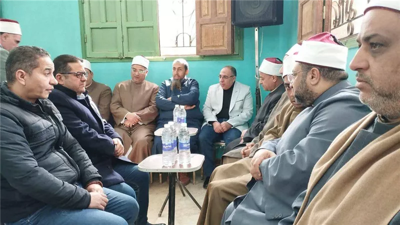 قيادات «الأوقاف» تقدم العزاء لأسر ضحايا حادث تسريب الغاز بالقليوبية