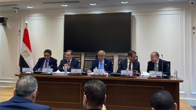 جدل بـ«النواب» حول مناداة طارق الملا بـ«معالي الوزير» أثناء مناقشة قانون