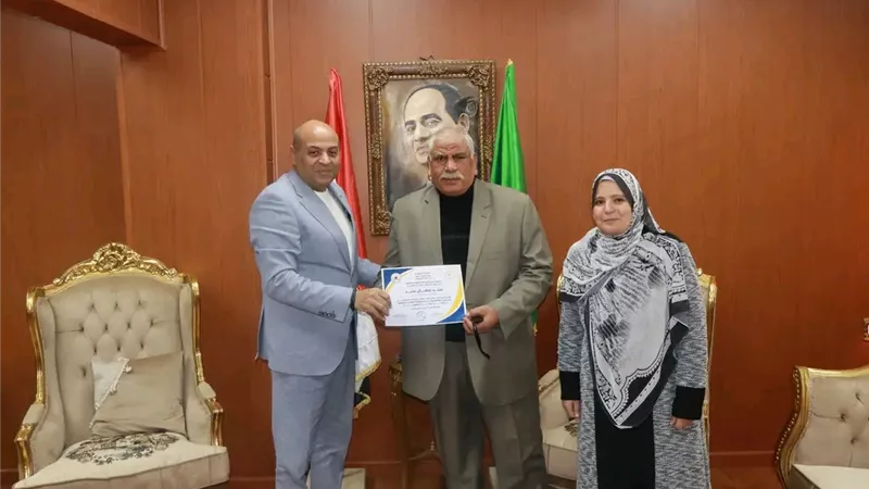 وكيل أول تعليم الدقهلية يكرم إدارة خدمة المواطنين بديوان المديرية 