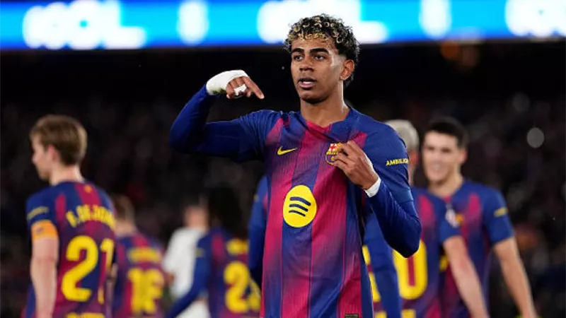 لامين يامال يدخل نادي الكبار مبكرا بإنجاز تاريخي مع برشلونة وإسبانيا