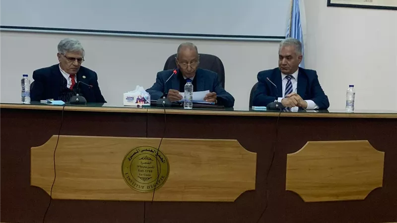 ممدوح الدماطي يلقي محاضرة عن تاريخ المتاحف المصرية في المجمع العلمي