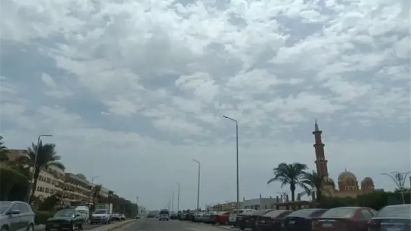 الأرصاد: تقلبات جوية حادة وأمطار رعدية تضرب عدة مناطق|فيديو