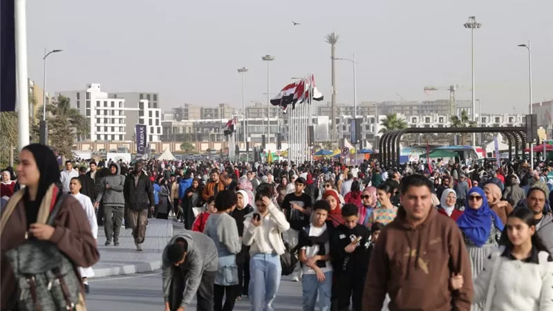 معرض الكتاب يتخطى المليوني زائر في خامس أيامه