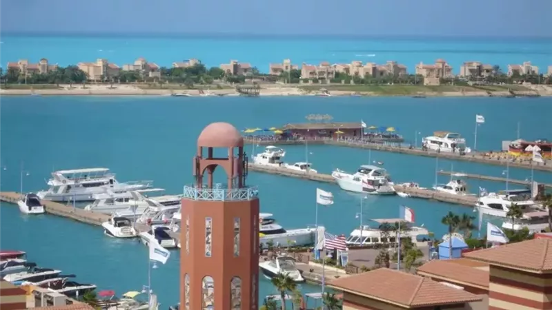 «جهاز القرى السياحية» يفتح باب الاستثمار بشواطئ مارينا صيف 2026