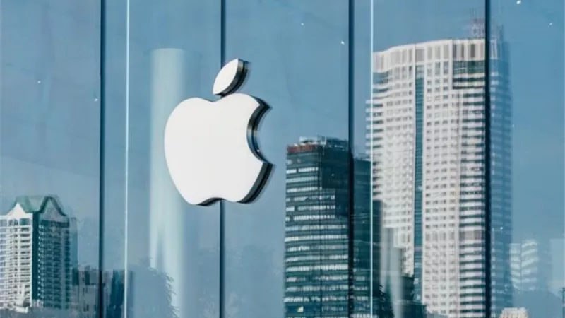 آبل تتجه نحو الذكاء الاصطناعي.. سيري جديد وسفاري ذكي في iOS 26