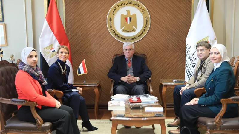 وزير التعليم العالي: توسيع شبكة نوادي اليونسكو داخل الجامعات المصرية
