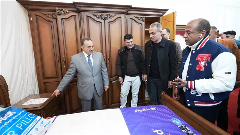 محافظ أسيوط يفتتح معرض مصانع دمياط للأثاث 