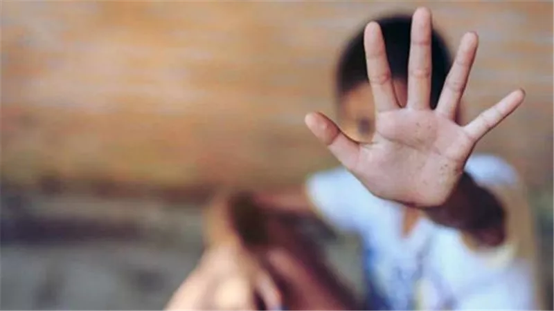 صرخات صامتة بالفيوم.. إنقاذ طفل بعد 5 سنوات من التعذيب داخل منزله