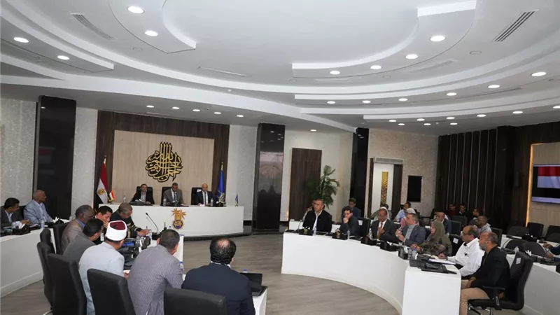 محافظ أسوان يشدد على الاستعداد لاستقبال شهر رمضان بتوفير السلع الأساسية