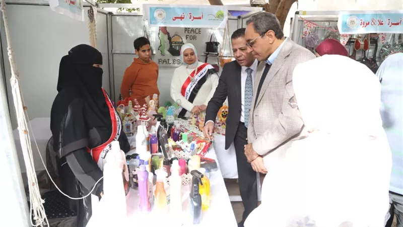 31 عارضا وعارضة.. افتتاح معرض الأسر المنتجة للحرف التراثية في قنا