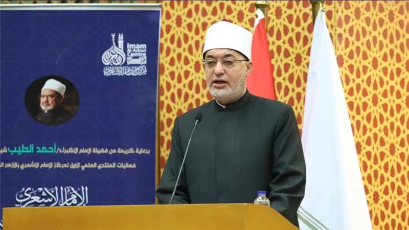 المفتي: مصر بمكانتها التاريخية وأزهرها الشريف تتحمل مسؤولية ترسيخ الوسطية 