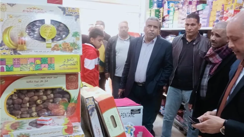بأسعار تنافسية.. افتتاح سوق اليوم الواحد بدشنا تخفيفًا على المواطنين