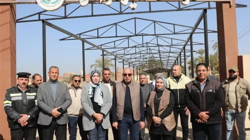 محافظ المنيا يتابع الأعمال الإنشائية لموقف ديرمواس الجديد
