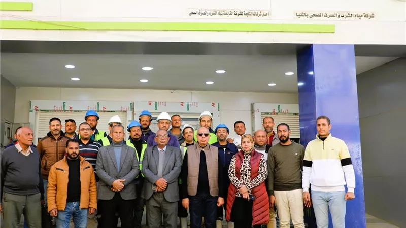محافظ المنيا يتفقد مركز خدمة عملاء «مياه الشرب» المميكن بديرمواس