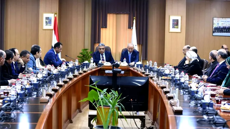 مجلس جامعة المنصورة يعقد اجتماعه الدوري بحضور محافظ الدقهلية 