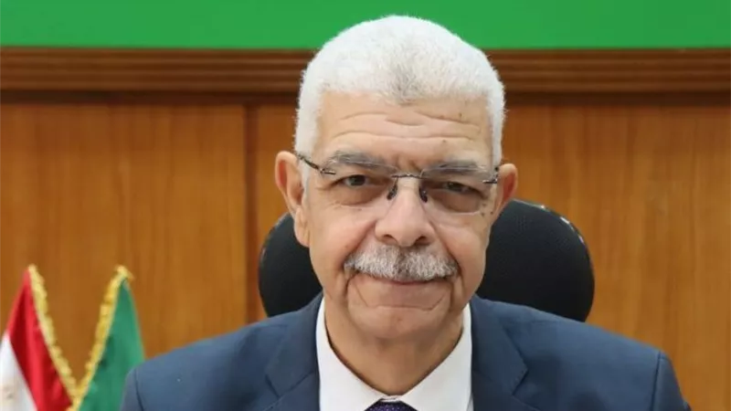 رئيس جامعة المنوفية يستعرض خطة تنفيذ النموذج التنموي لقرية ميت عافية