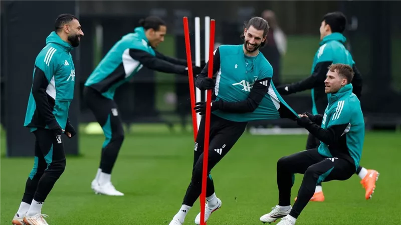 ليفربول يختتم تدريباته استعدادا لمباراة كاراباج بدوري الأبطال|صور