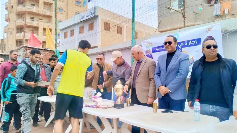 رسم على الزجاج ومهارات كشفية في كرنفال «أجازتك في مركز الشباب» بكفر الشيخ