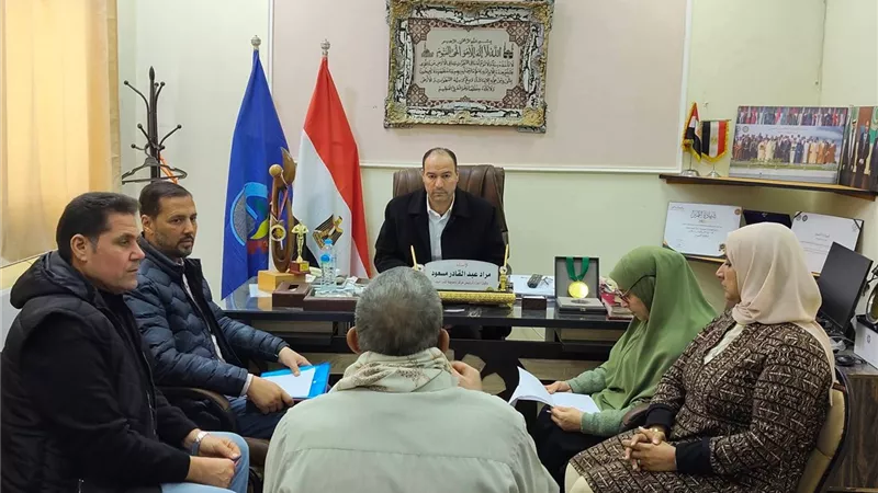  رئيس مركز شبراخيت يستجيب لمطالب المواطنين ويوجه بحل شكواهم