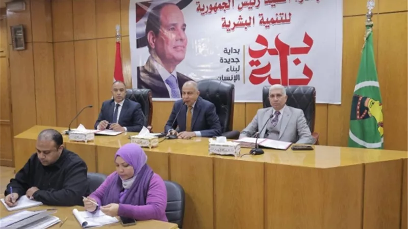 محافظ المنيا: حظر السيارات ربع نقل بلا استثناءات.. وحصر «النقاط السوداء»