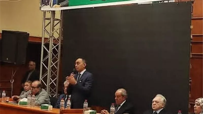 وسط قيادات الوفد.. هاني سري الدين يؤكد ضرورة إعطاء الفرصة لجيل الوسط