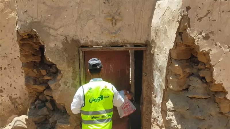 توزيع 850 كيلو لحوم على الأسر الأكثر احتياجا في أسوان