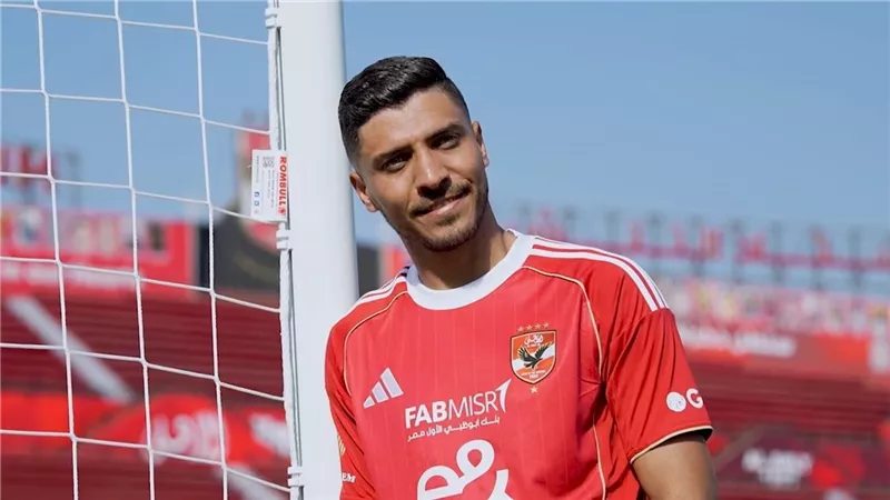 مدرب الأهلي يتحفظ على استمرار محمد شريف مع الفريق 