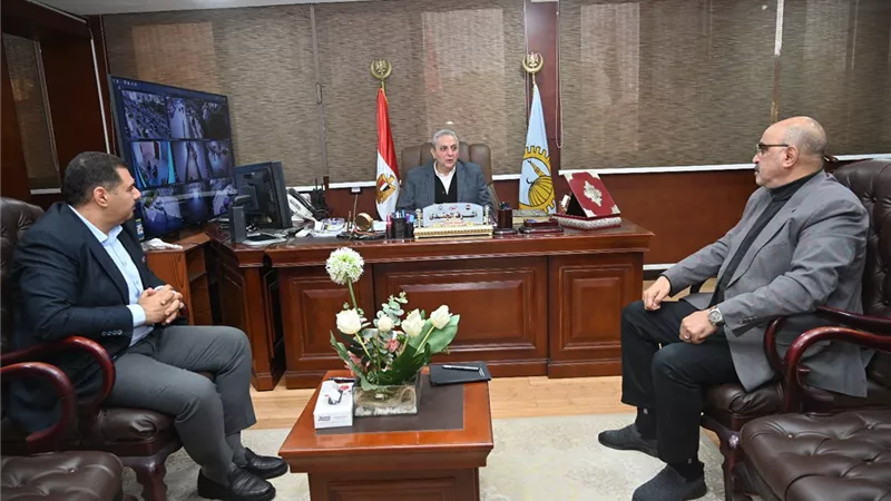 محافظ الغربية يناقش الموقف التنفيذي للمشروعات الجديدة