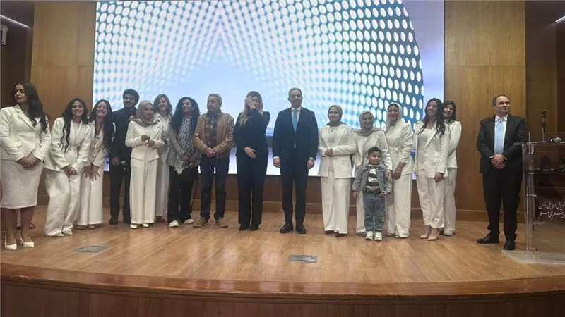 نقيب الإعلاميين يُحكم مشروعات تخرج طلاب إعلام بالجامعة العربية المفتوحة