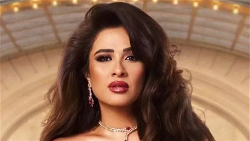 ياسمين عبدالعزيز بعد تداول صورها المثيرة للجدل: مش هسيب حقي