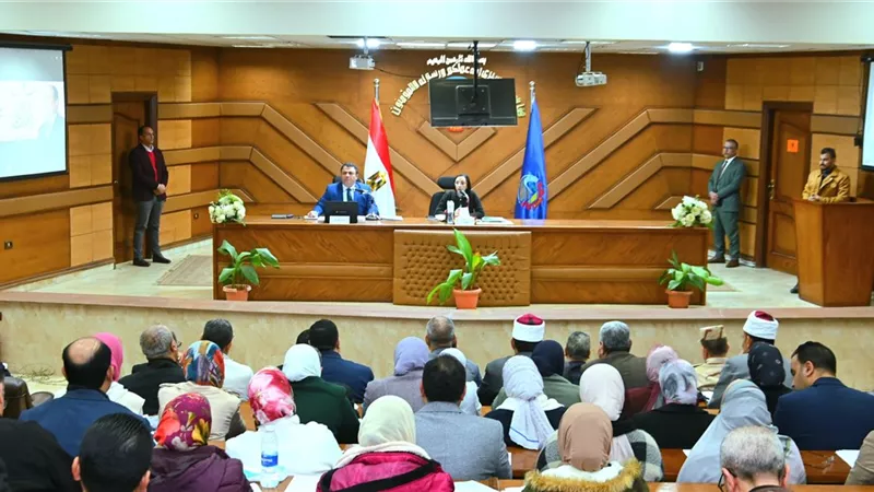 محافظ البحيرة تستهل المجلس التنفيذي بتقديم التهنئة بمناسبة عيد الشرطة 