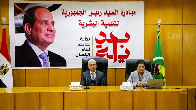 محافظ المنيا ونائب وزير الصحة يبحثان المؤشرات السكانية لـ 2025