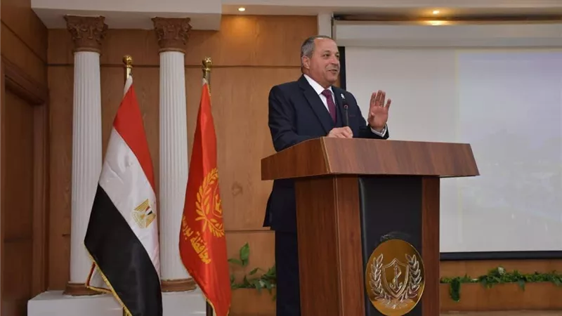 محافظ بورسعيد يستقبل رئيس 