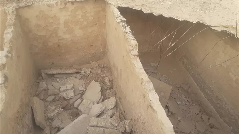انتهكوا حرمة الموتى.. سرقة حديد مقبرة خلف مسجد عبدالرحيم القنائي في قنا
