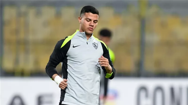 إصابة العضلة الضامة تهدد بغياب محمد شحاتة عن مباراة الزمالك والمصري