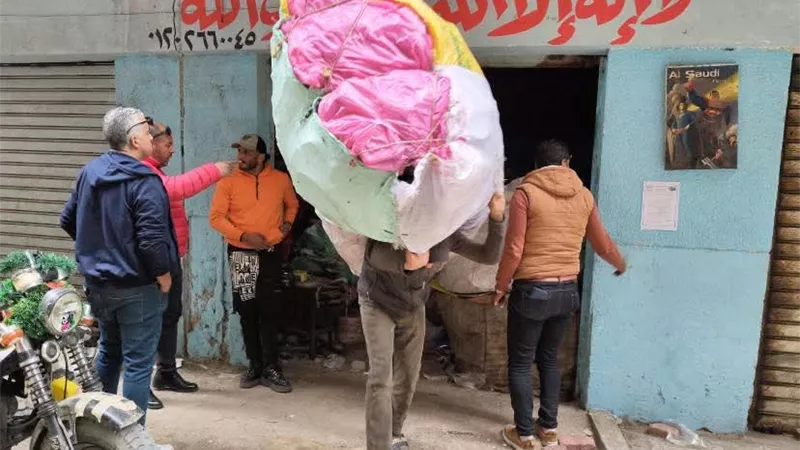 رئيس مدينة بورفؤاد يتابع الحملات المكبرة لغلق وتشميع محال فرز القمامة
